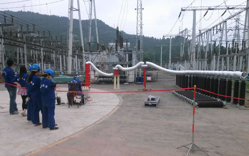 三新电力串联谐振现场试验图