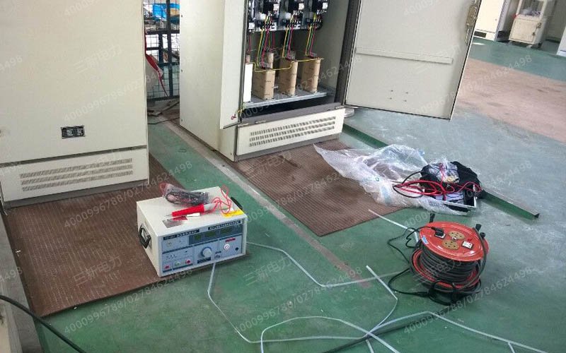 低压耐压仪现场试验图