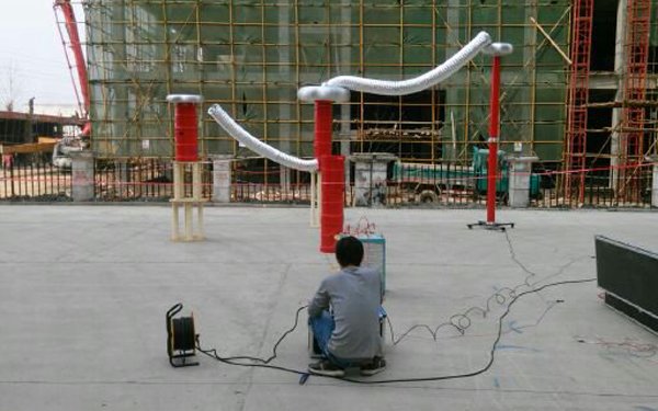 串联谐振试验装置